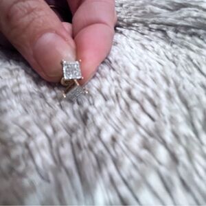 Square stud /box shaped diamonds cluster earrings, 14 k